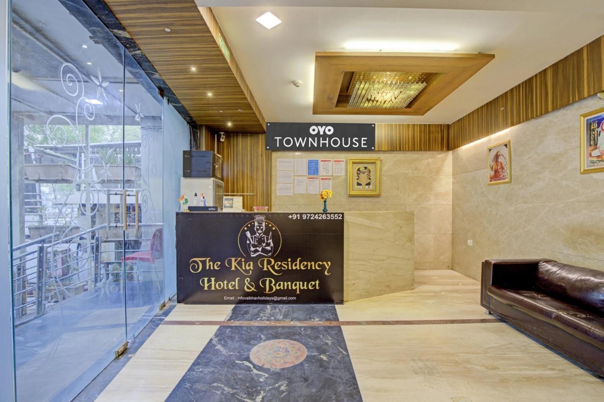 Hotel O The Kia Residency Hotel And Banquet Ахмедабад Екстер'єр фото
